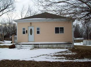 221 E 7th St, Horton, KS 66439
