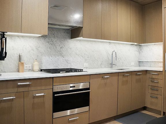 3rd image of 300 W 122nd St #8R