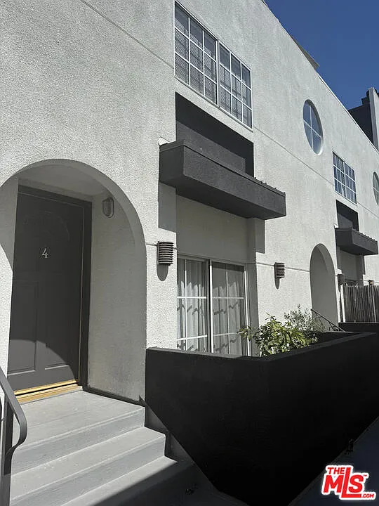 108 N Orlando Ave #4