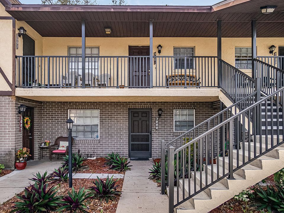 1st image of 3008 Sir Hamilton Cir #5