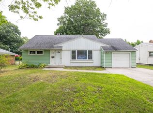 71 Bayberry Ln, Rochester, NY 14616