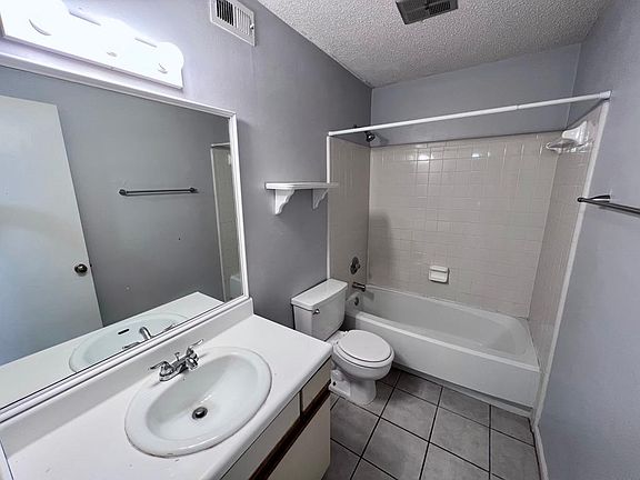 4th image of 2376 Sandpiper St