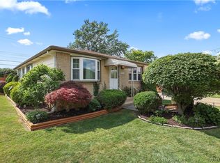 90 Candace Ln, Depew, NY 14043