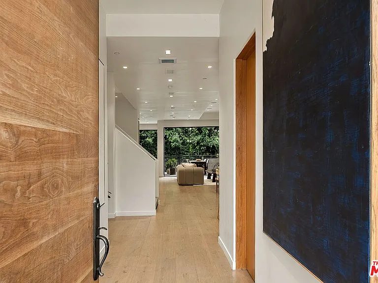 10326 Keswick Ave — Photo 5