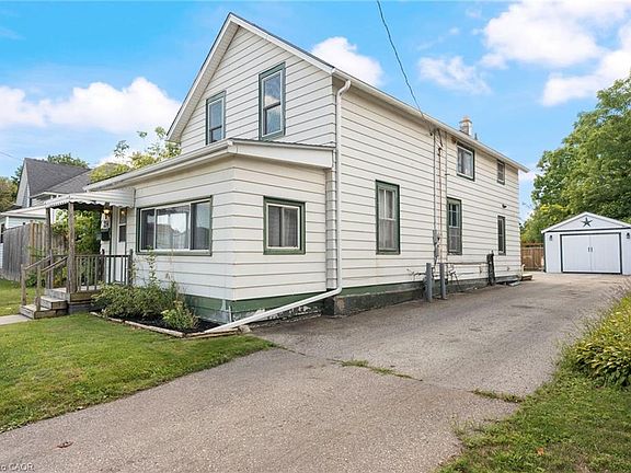 3rd image of 214 John St