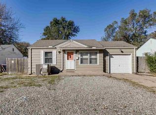 1027 Waverly St, Wichita, KS 67218