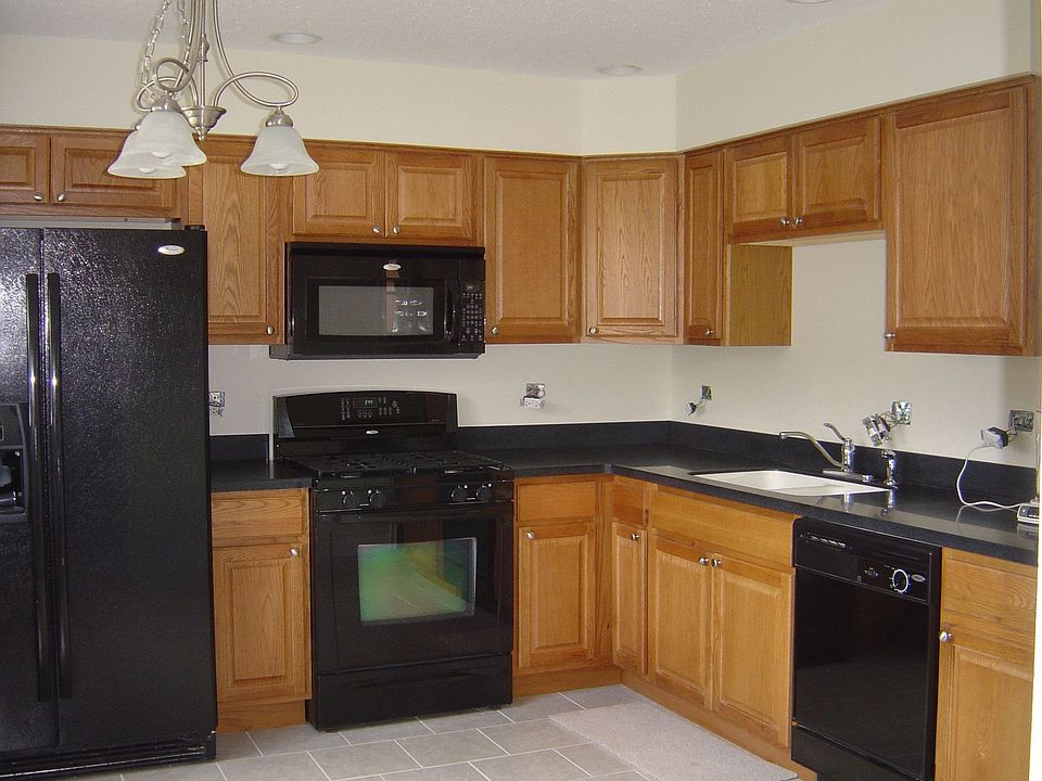 Beautiful Kitchen with upgraded appliances