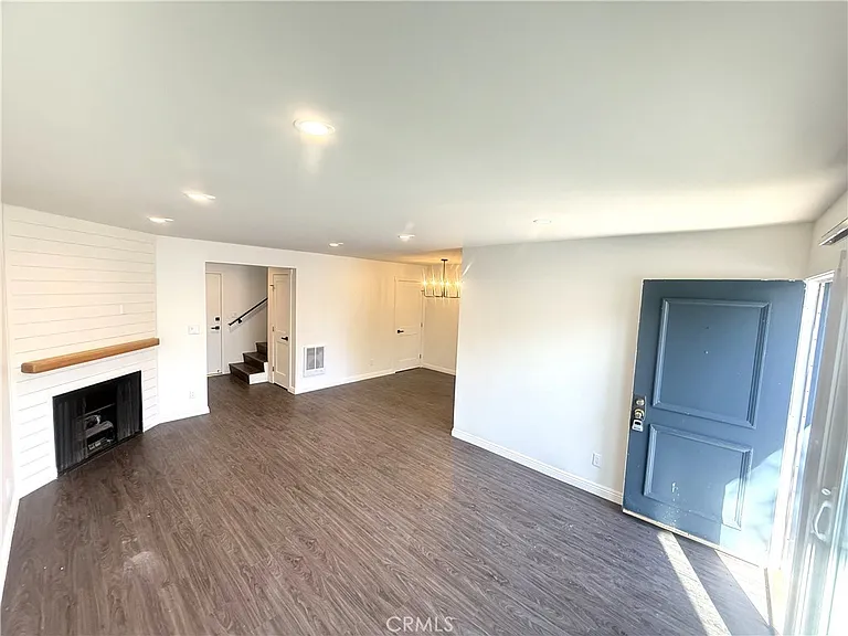 25205 Cypress St #7 — Photo 5