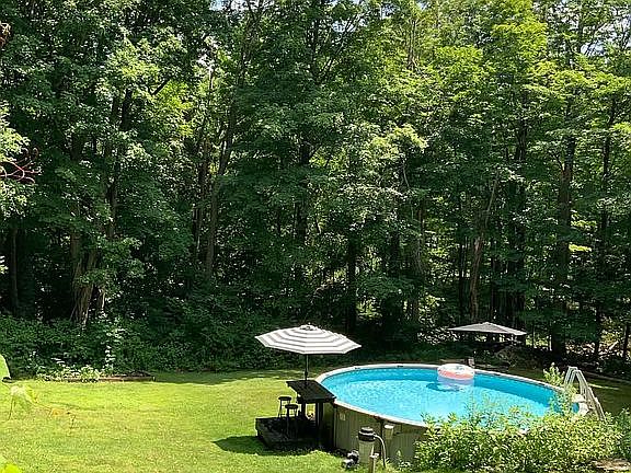 3rd image of 18 Fiske Hill Rd