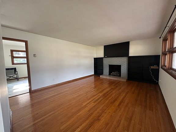4th image of 4429 Landon Dr