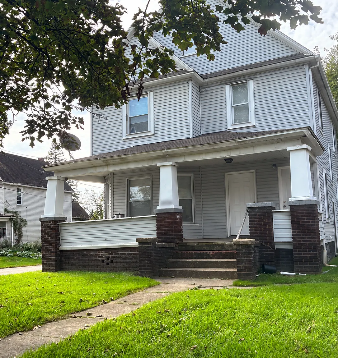 East Ave, Akron — Photo 1