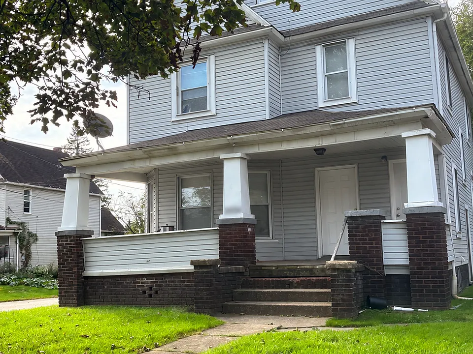 2504 East Ave #UP