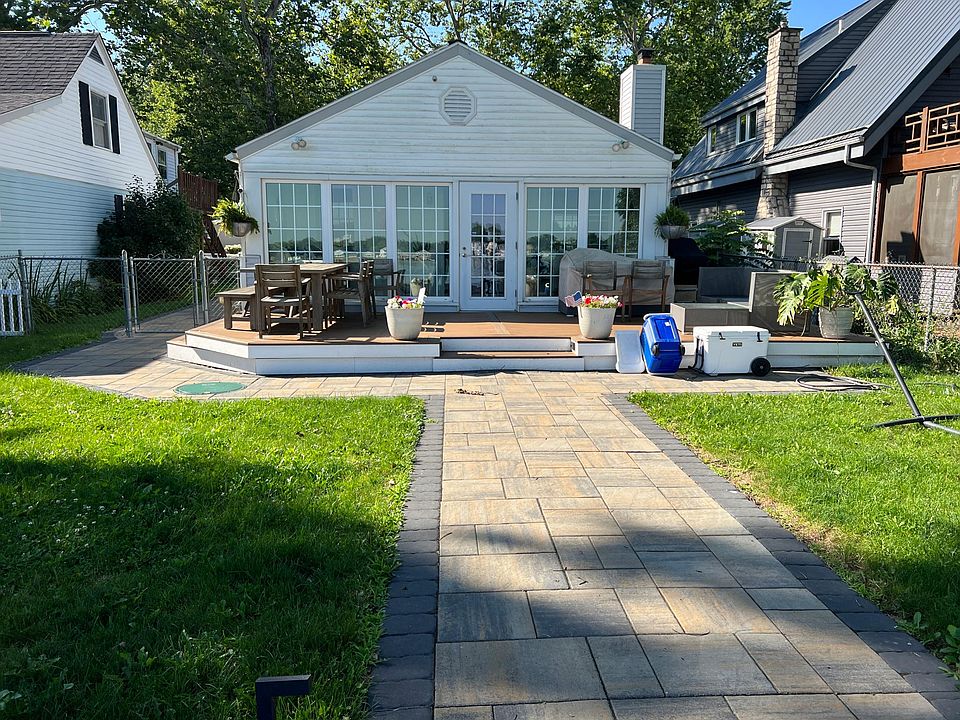 1st image of 3068 Maple Ave NE