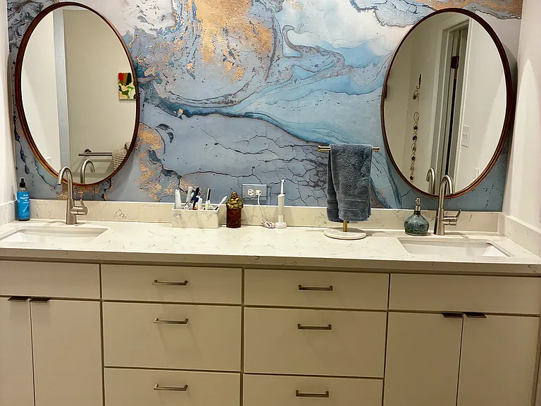 Master bathroom off main bedroom