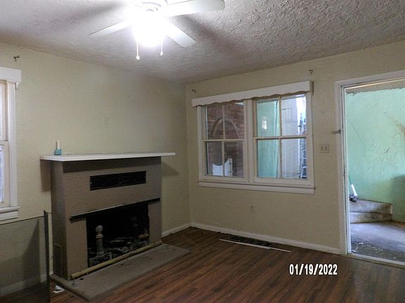 LIVING ROOM FIREPLACE.