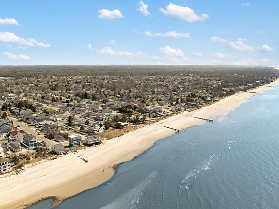 2nd image of 7 Beach Ave