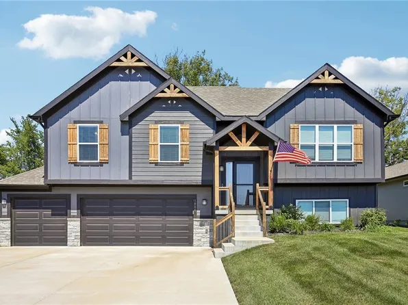 1000 NW Crestwood Dr, Grain Valley, MO 64029