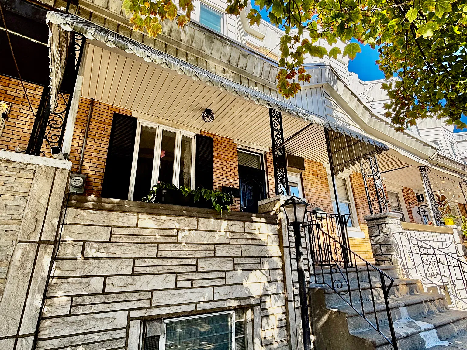 3 bed, 1200 sqft, $1,800 — Photo 2