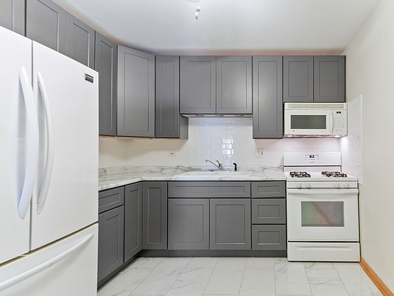 4th image of 3011 N Paris Ave #105