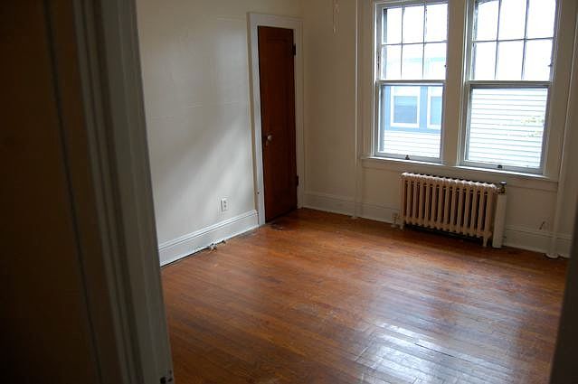 2nd image of 18 Edison Ave