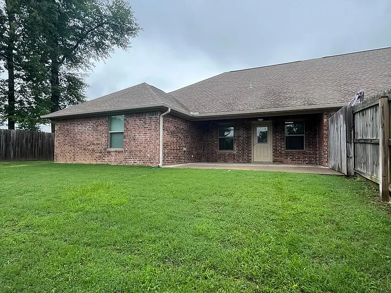 4011 Stonebridge Dr — Photo 4