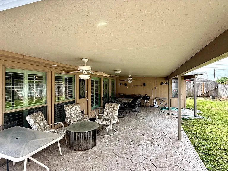 14834 Charlmont Dr — Photo 19