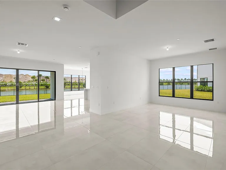 12865 Wingspan Ct — Photo 16