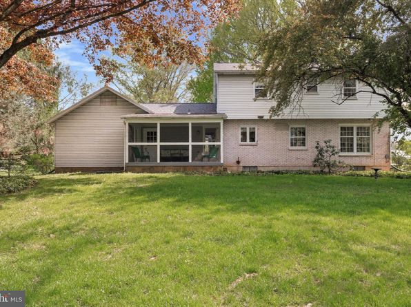 781 Barrymore Ln, Bethlehem, PA 18017