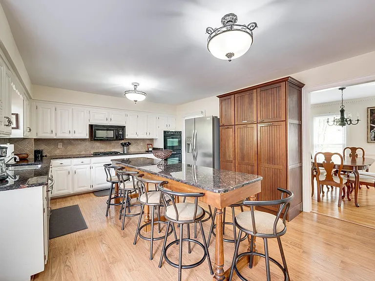 4625 Mountain View Dr — Photo 22