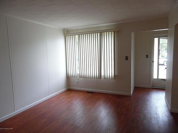 5th image of 97 N Goodwin Ave
