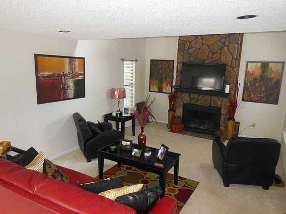3rd image of 1500 W Esplanade Ave APT 1C