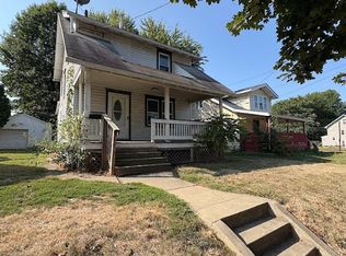 736 Lovers Ln, Akron, OH 44306
