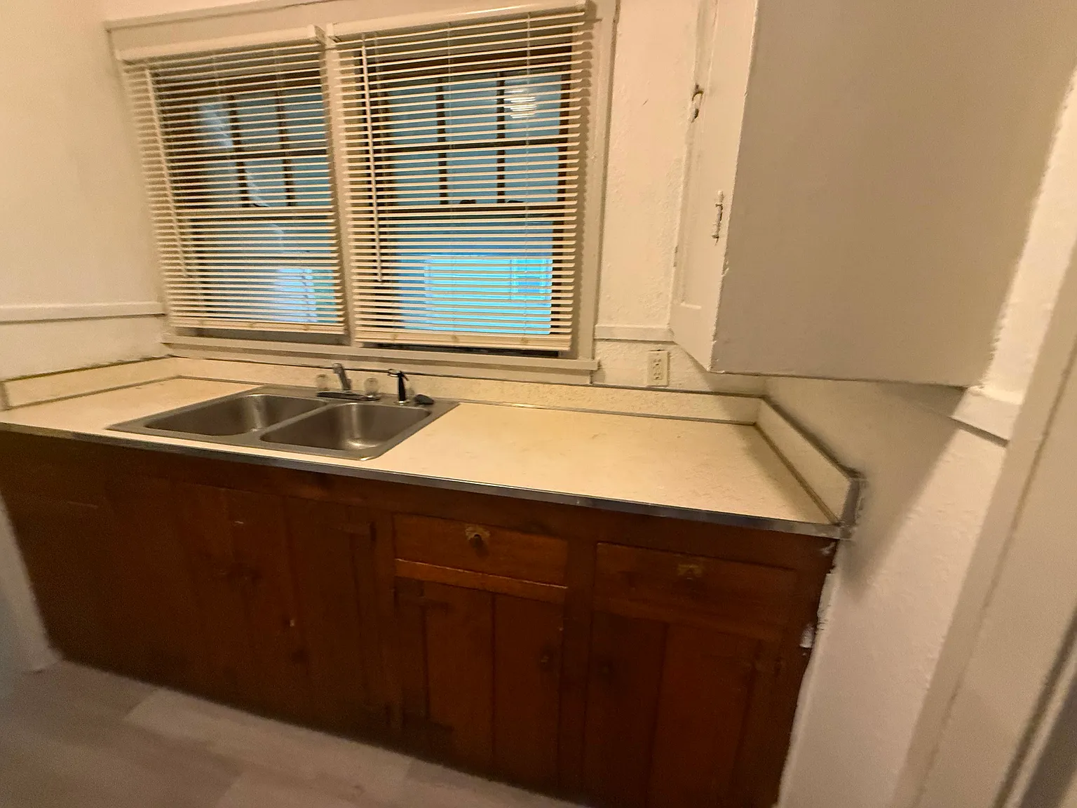322 W Calhoun St — Photo 4