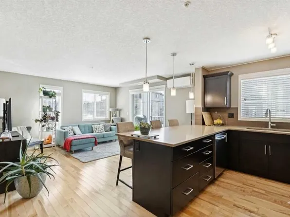 130 SW Panatella St NW #2321, Calgary, AB T3K 0Y6