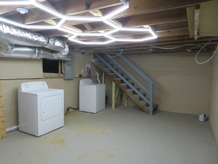 331 Glenwood Ct — Photo 26