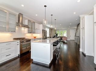 2926 N Wisner Ave, Chicago, IL 60618