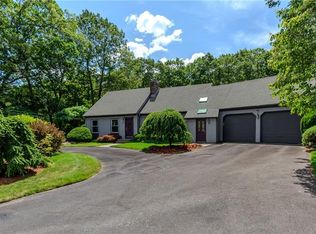 41 Holly Hill Ln, Cranston, RI 02921