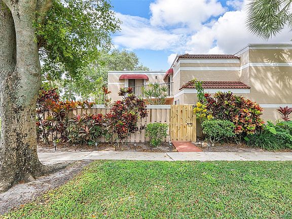 5th image of 4260 Village Drive #C