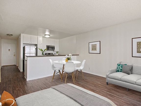 3rd image of 1737 Stoner Ave #2049748