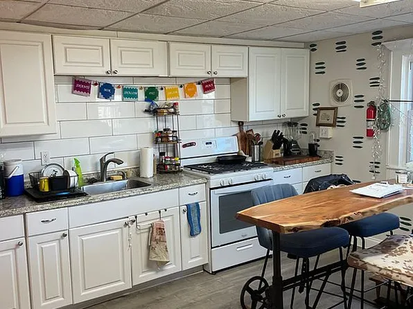 125-127 2nd St, Keyport, NJ 07735