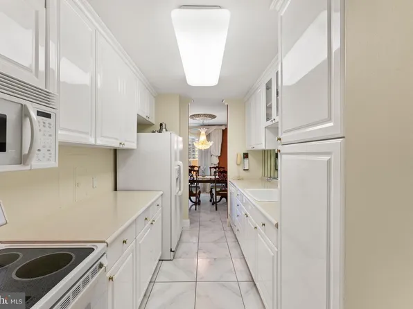 1901 John F Kennedy Blvd #2409-10, Philadelphia, PA 19103