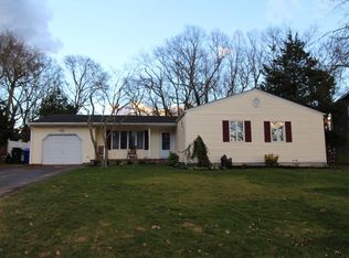 899 Brookside Dr, Toms River, NJ