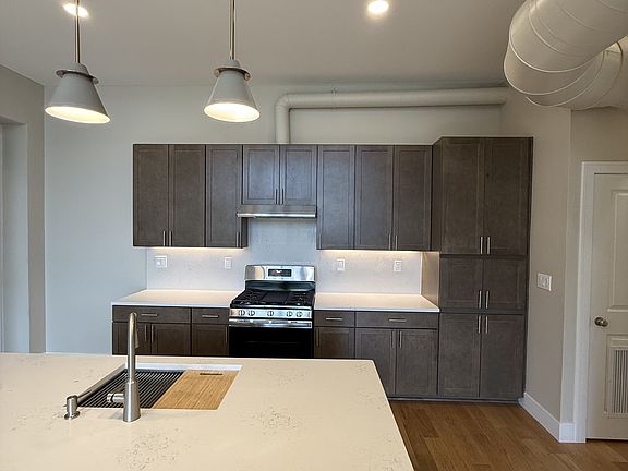3rd image of 1639 Alameda Ave Unit 206