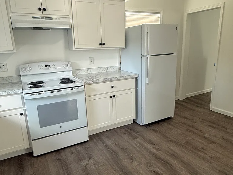 52 Walnut St — Photo 4