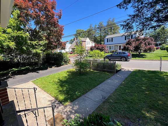 4th image of 522 Raab St