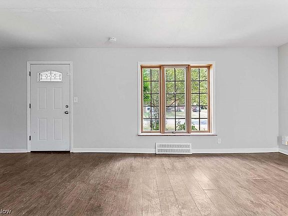5th image of 21100 Morris Ave