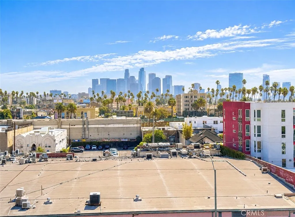 2 bed, 1100 sqft, $3,300 — Photo 1