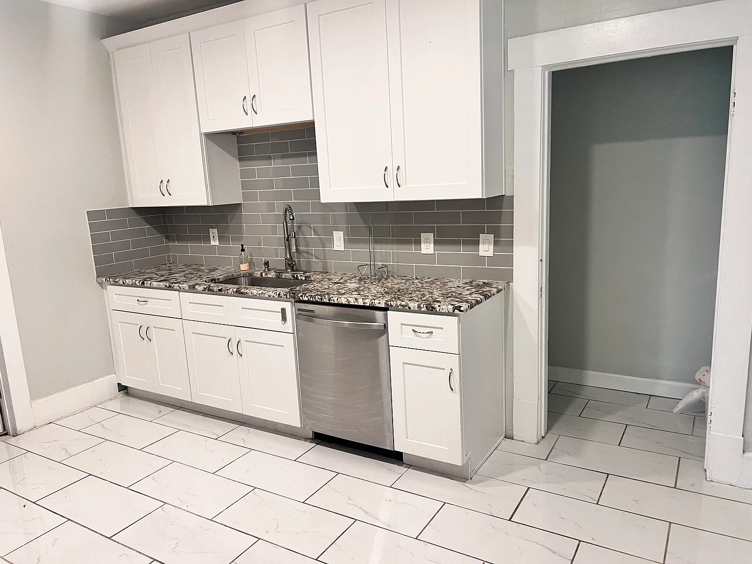 2560 S University Dr — Photo 2