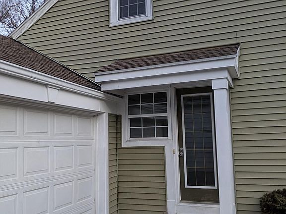 3rd image of 1123 Hollywood St NE