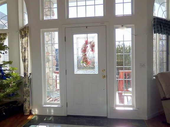3rd image of 25 Covey Ct